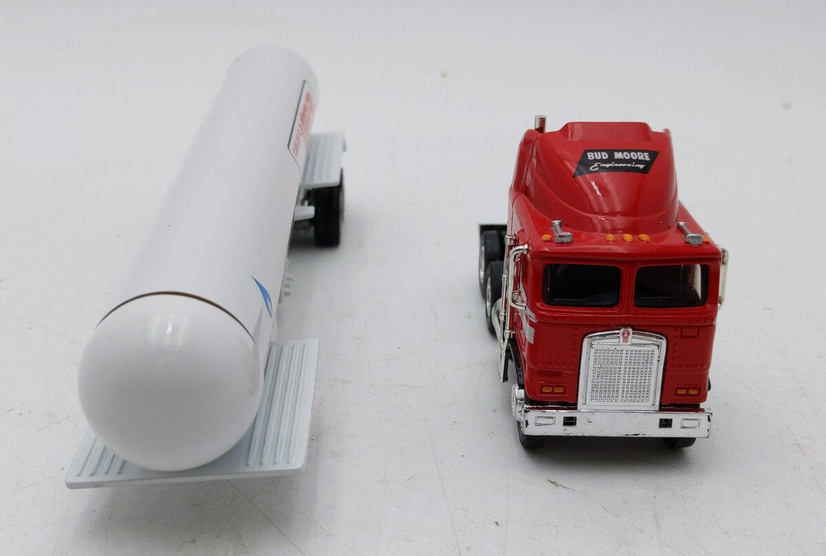 Winross & Other Assorted  1:64 Tractor-Trailer Semi Diecast LN