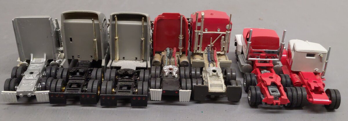 1:43 Scale Assorted Die-Cast Semi Trucks [7] EX