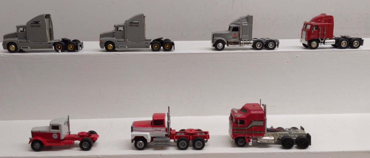 1:43 Scale Assorted Die-Cast Semi Trucks [7] EX