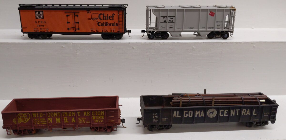 Assorted S Scale Assorted Freight Cars [4] EX