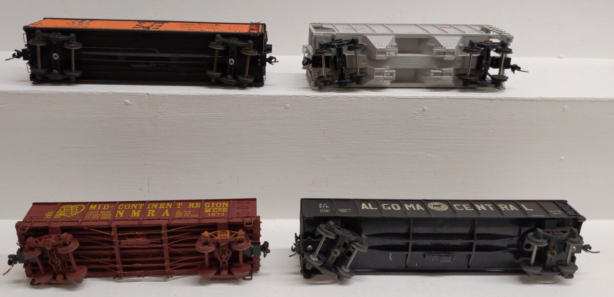 Assorted S Scale Assorted Freight Cars [4] EX