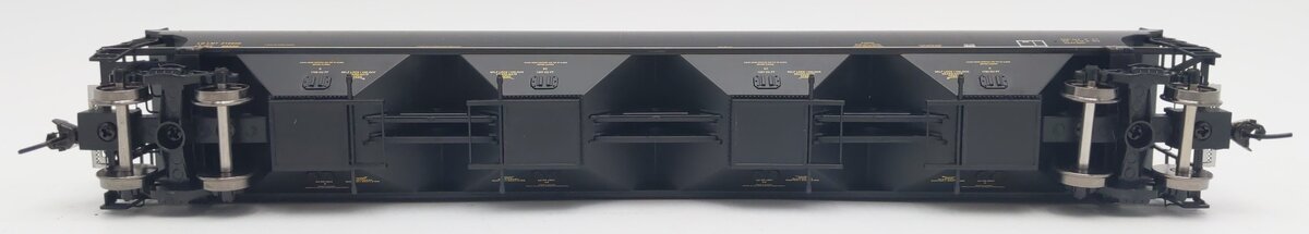 Walthers 920-105859 HO TILX 67' Trinity 6351 4-Bay Covered Hopper RTR #570032 EX/Box