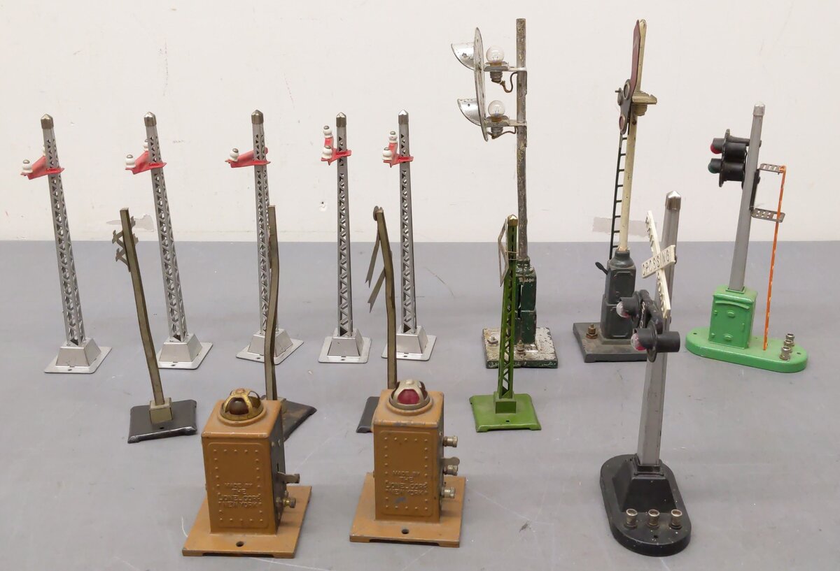 Lionel/Ives Vintage O Gauge Accessories #91,153,068,154,71,331,1571 [15] VG