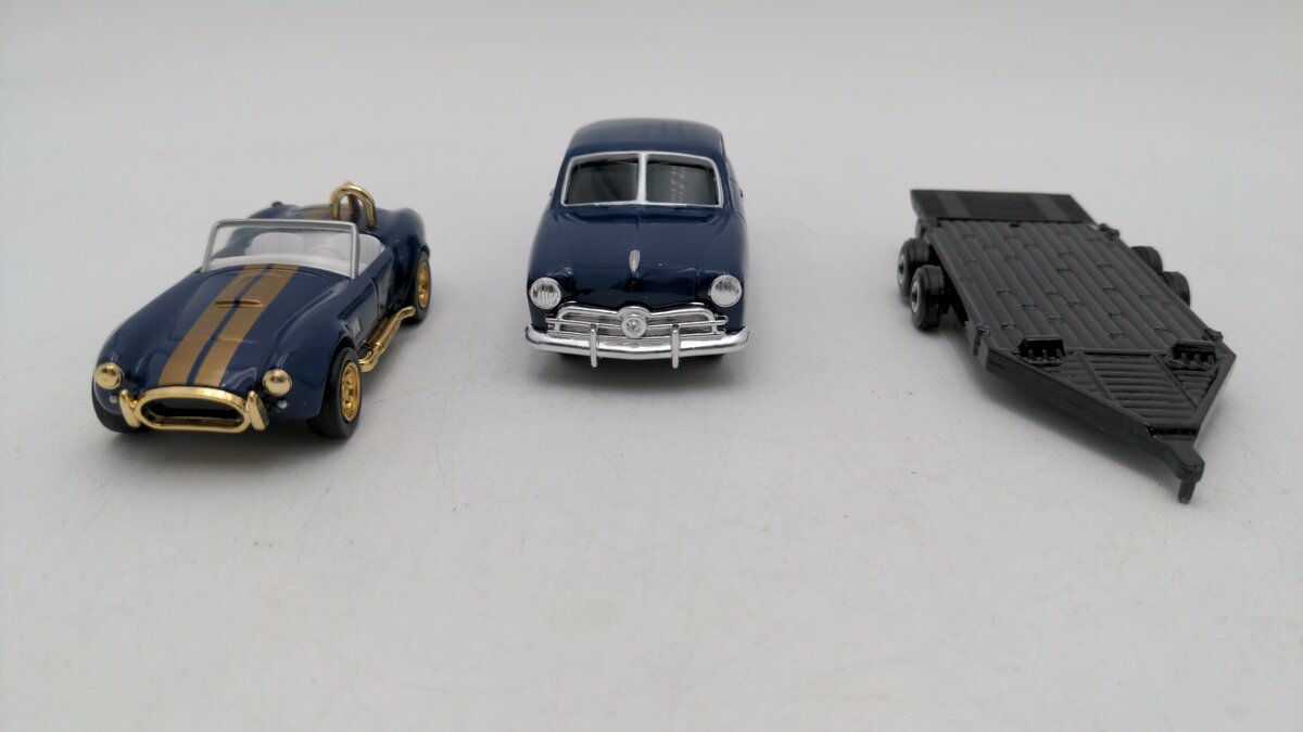 Ertl B316UO 1:43 Scale Eastwood Automobilia 1949 Ford Shelby Cobra & Trailer Car EX/Box