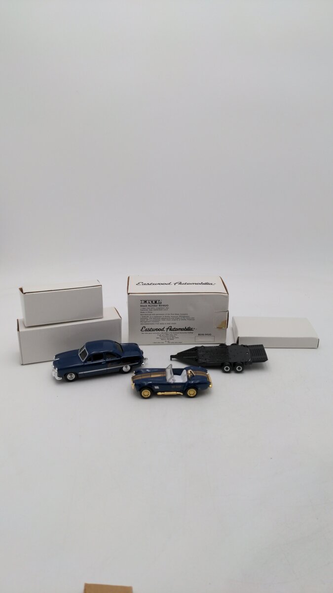 Ertl B316UO 1:43 Scale Eastwood Automobilia 1949 Ford Shelby Cobra & Trailer Car EX/Box