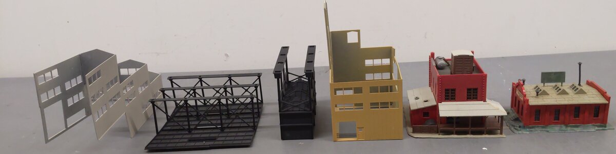 Pola HO Assorted Factory Building [6] EX