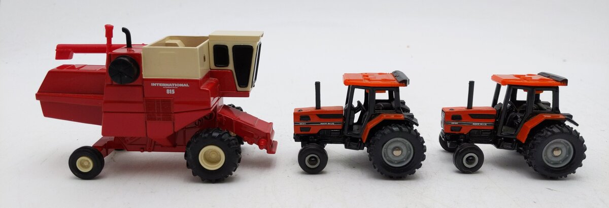 Ertl & Other Assorted Tractors [3] EX