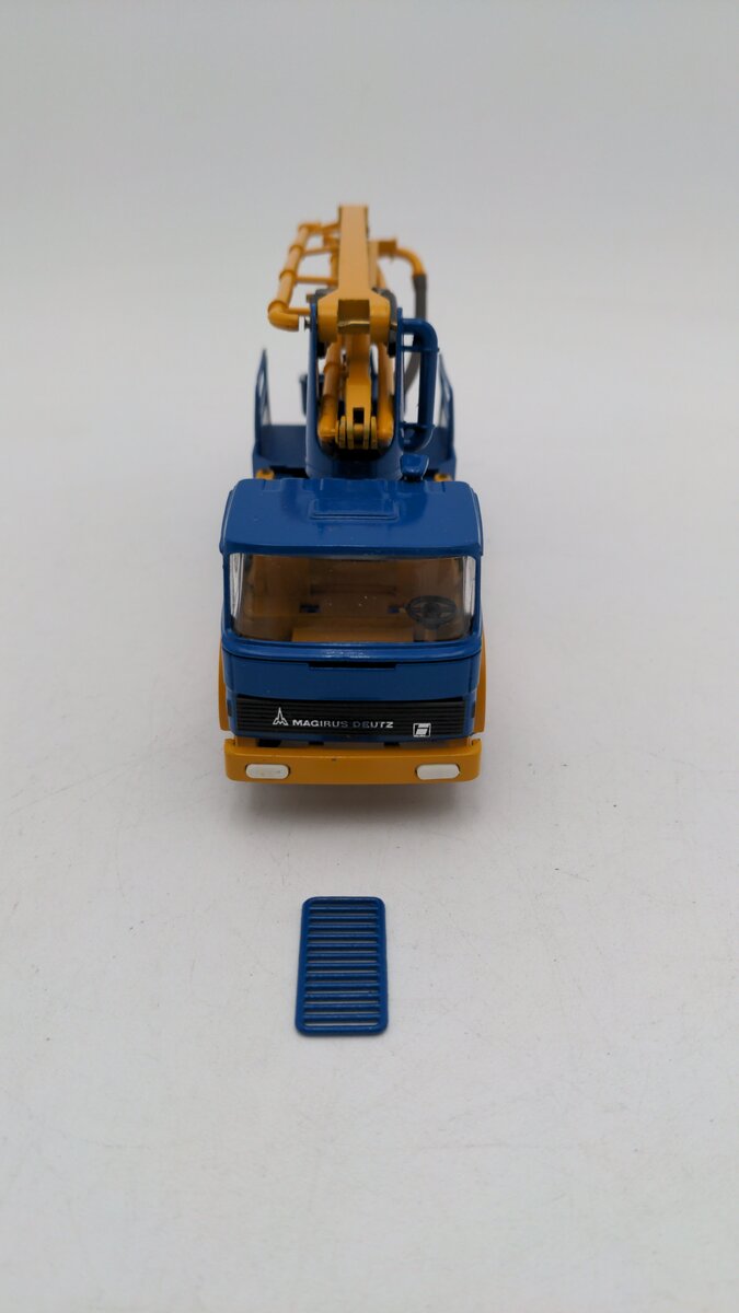 Conrad 3281 1:50 Scale Elba Scheele Blue/Yellow Mack Concrete Pumper Die Cast EX/Box