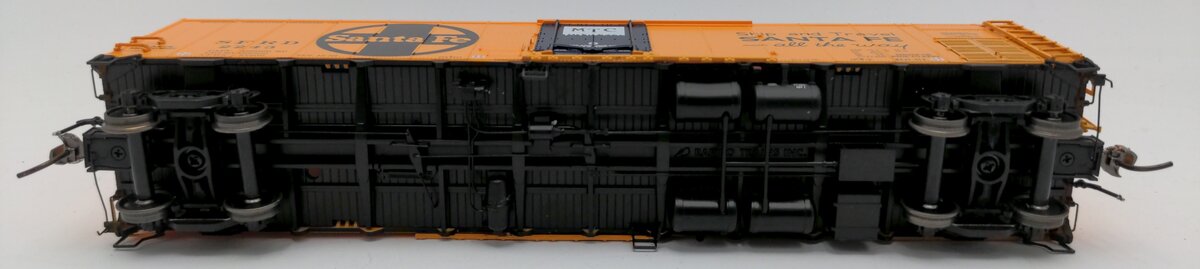 Rapido Trains 156010A HO SF "Santa Fe All The Way" RR-61 Mechanical Reefer #2243 LN/Box