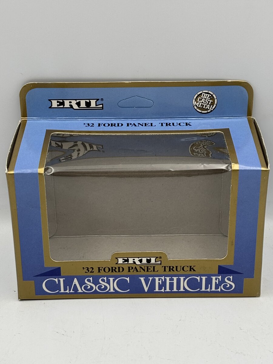 Ertl 2504 1:43Chicago Fire Department No.3 '32 Ford Panel Truck Classic Vehicles LN/Box
