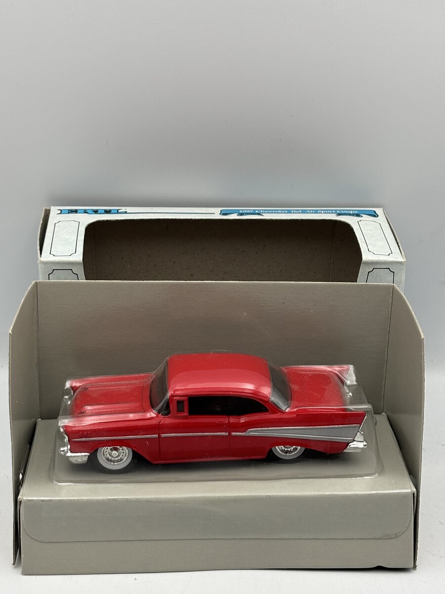 Ertl 2540 1:43 Scale Red Die Cast 1957 Chevrolet Bel Air Sport Coupe LN/Box