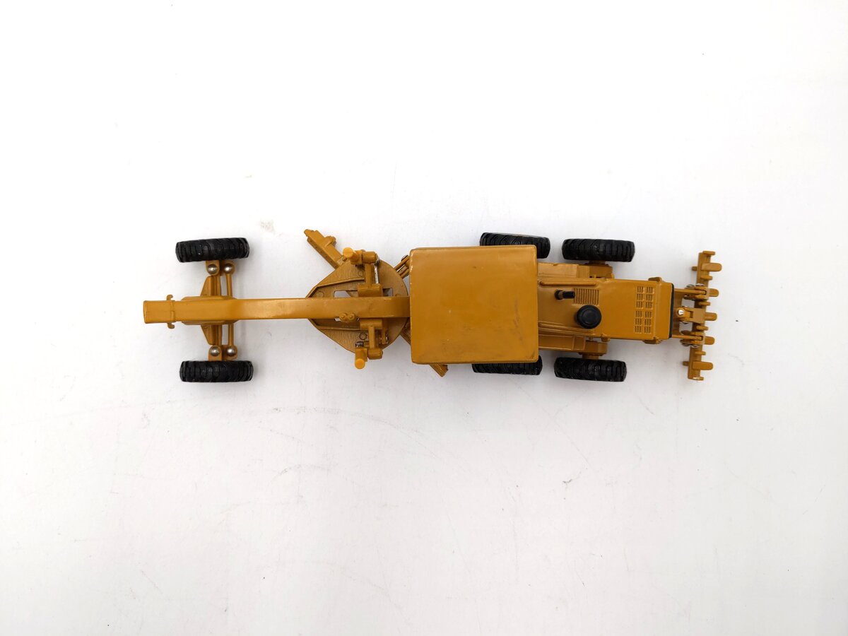 Norscot 55030 1:50 Caterpillar 140H Motor Grader Construction Vehicle EX