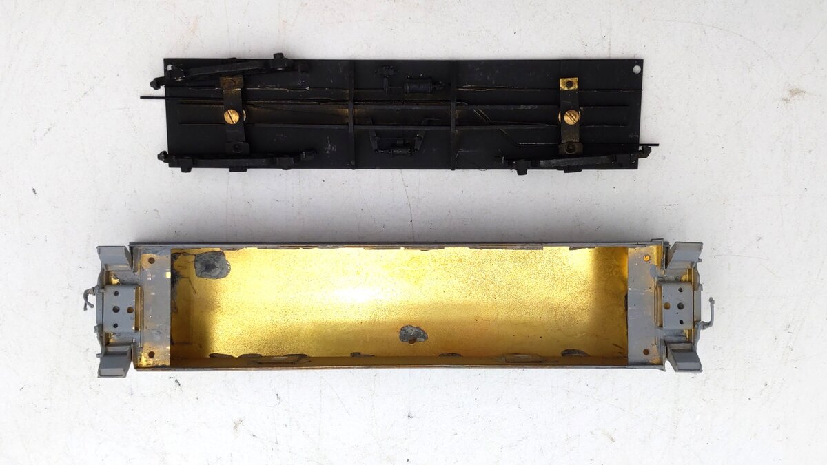Overland 1205 HO Scale BRASS NYC Rider Caboose #2708 - Painted/Box