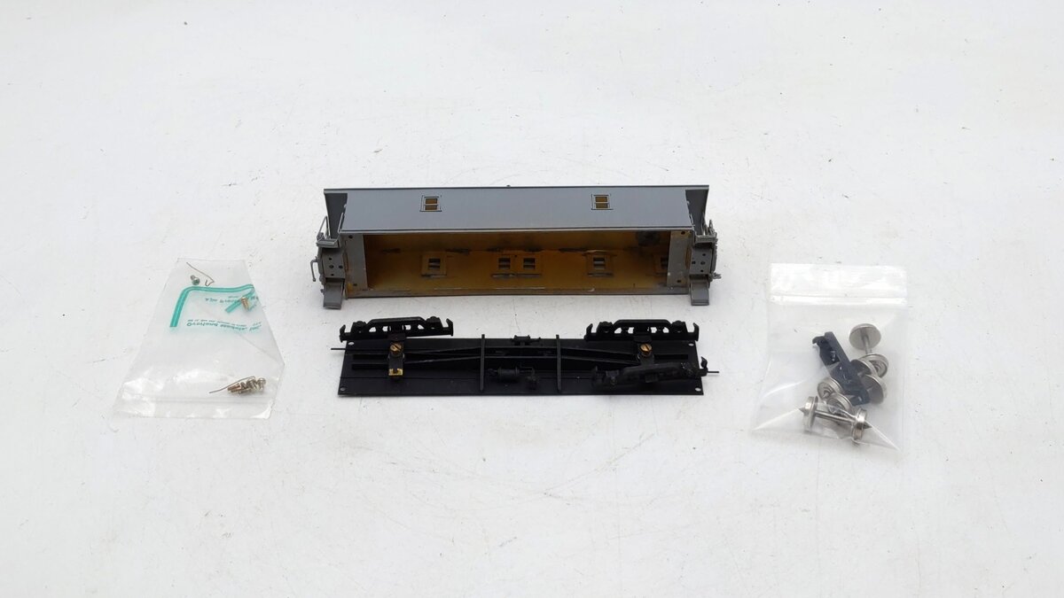 Overland 1205 HO Scale BRASS NYC Rider Caboose #2708 - Painted/Box