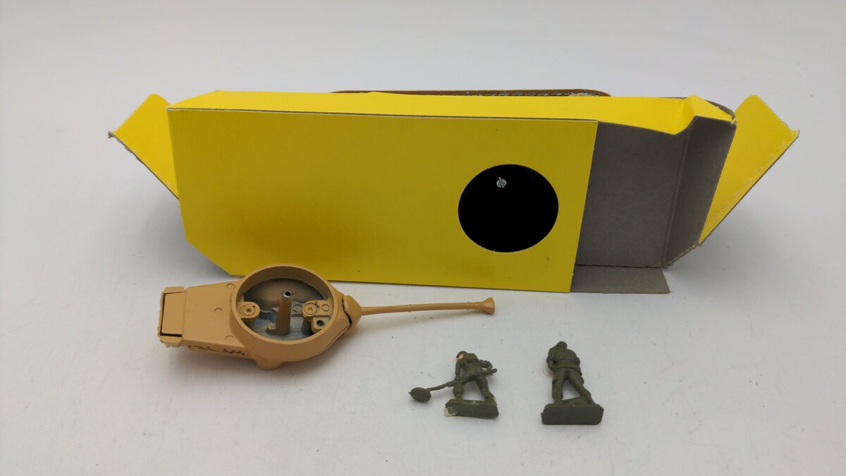Solido 6065 1:50 Scale General Patton M-47 Tank Die Cast W/2 Plastic Figures EX/Box