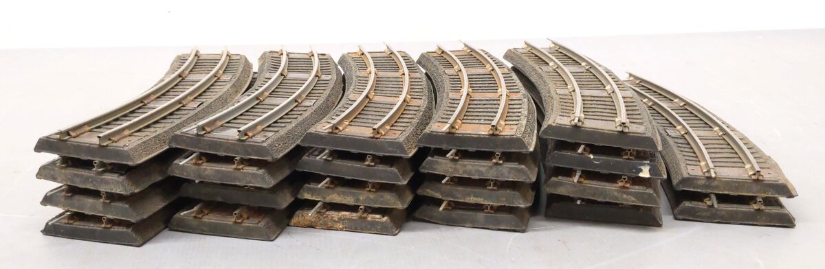 American Flyer Vintage S Curved Black Rubber Roadbeds w/ Track [22]