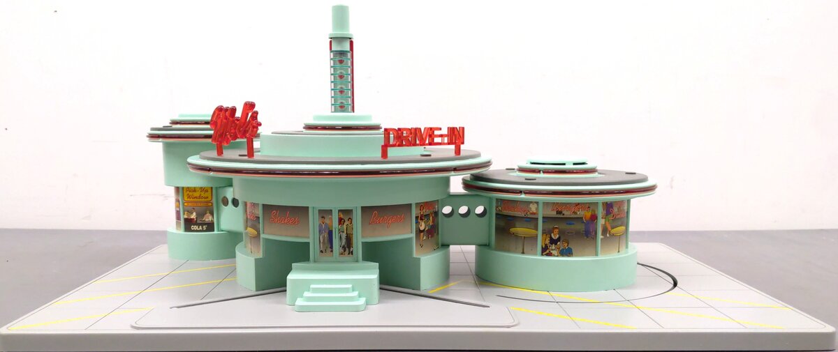 MTH 30-9188 O Mel's Operating Drive-In Diner EX/Box