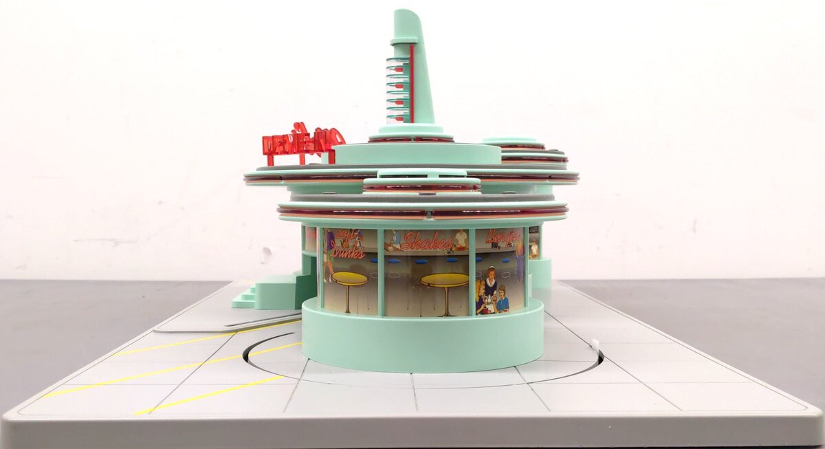 MTH 30-9188 O Mel's Operating Drive-In Diner EX/Box