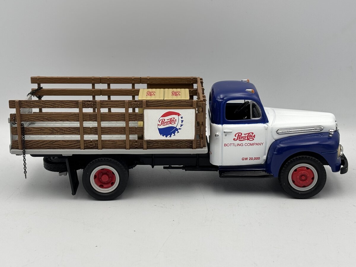 First Gear 19-1091 1:34 1951 Ford F-6 Full Rack Stake Truck Pepsi-Cola LN/Box