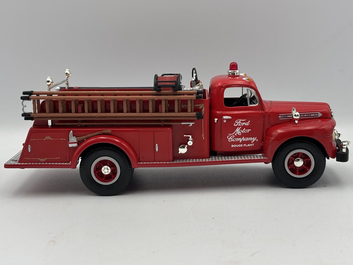 First Gear 19-1901 1:34 1951 Ford F-7 Fire Truck Die-Cast LN/Box