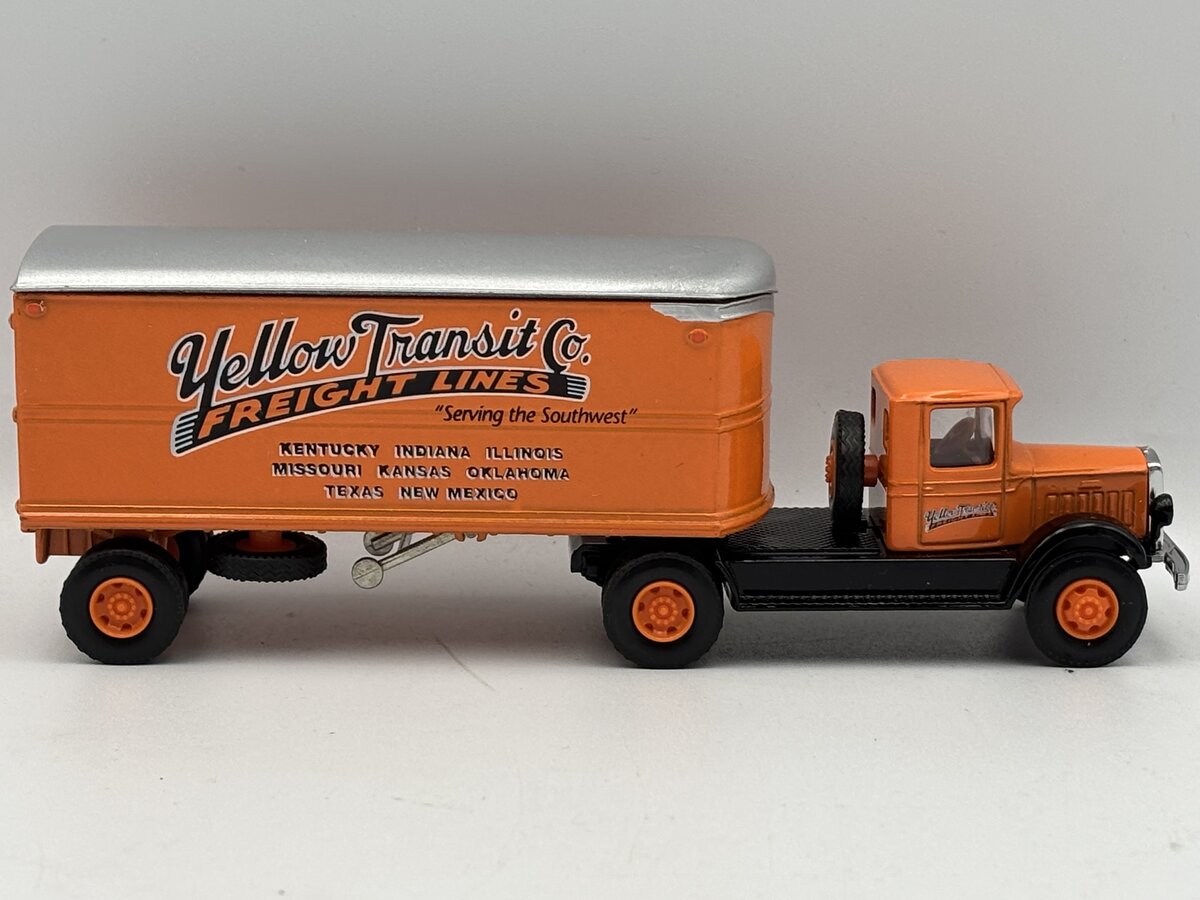 AHL L51103 1:64 Yellow Transit Co. Freight Lines Mack Model BM Tractor Trailer EX/Box