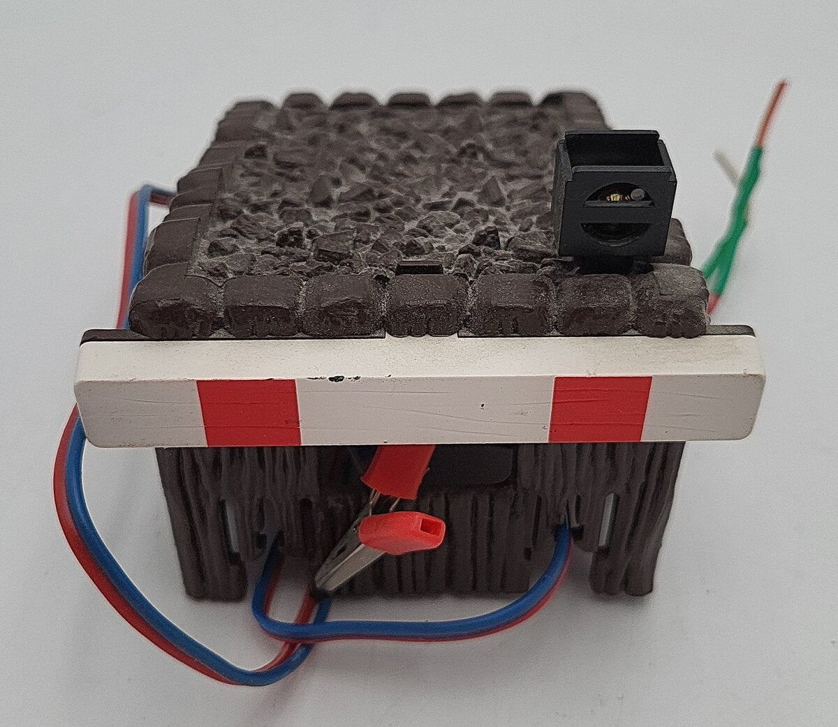 LGB 1031 G Scale Bumper with Signal Light and Cover EX