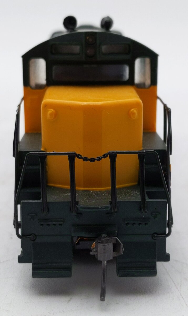 Walthers 931-110 HO Chicago & North Western EMD GP9M Diesel Locomotive #4502 EX