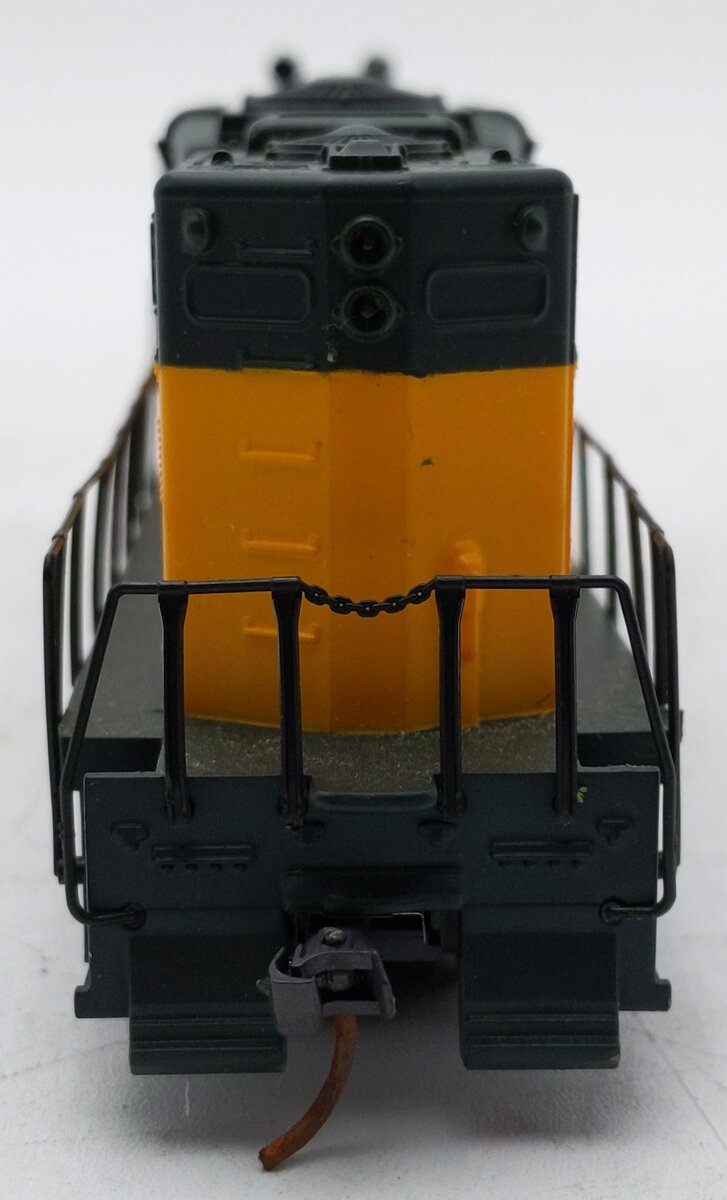 Walthers 931-110 HO Chicago & North Western EMD GP9M Diesel Locomotive #4502 EX