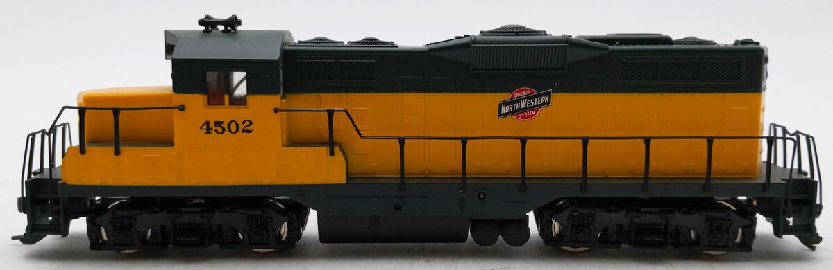 Walthers 931-110 HO Chicago & North Western EMD GP9M Diesel Locomotive #4502 EX