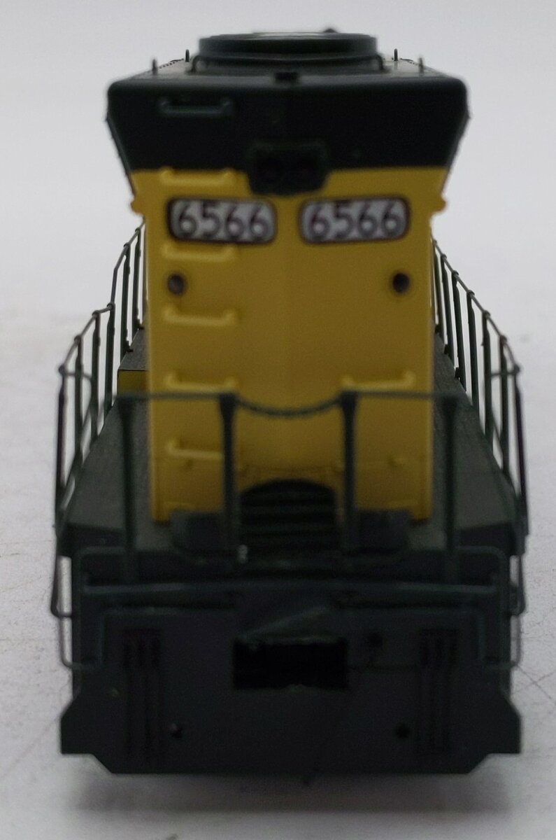Proto 2000 30724 HO Chicago & North Western SD45 Diesel Loco #6566 EX/Box
