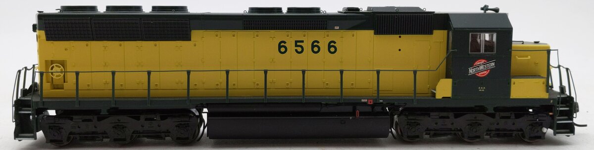 Proto 2000 30724 HO Chicago & North Western SD45 Diesel Loco #6566 EX/Box