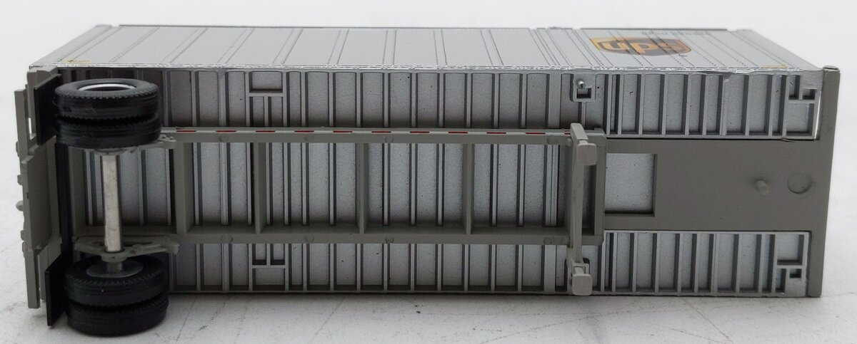 Athearn 29428 HO UPS 28' Container & Chassis #620445
