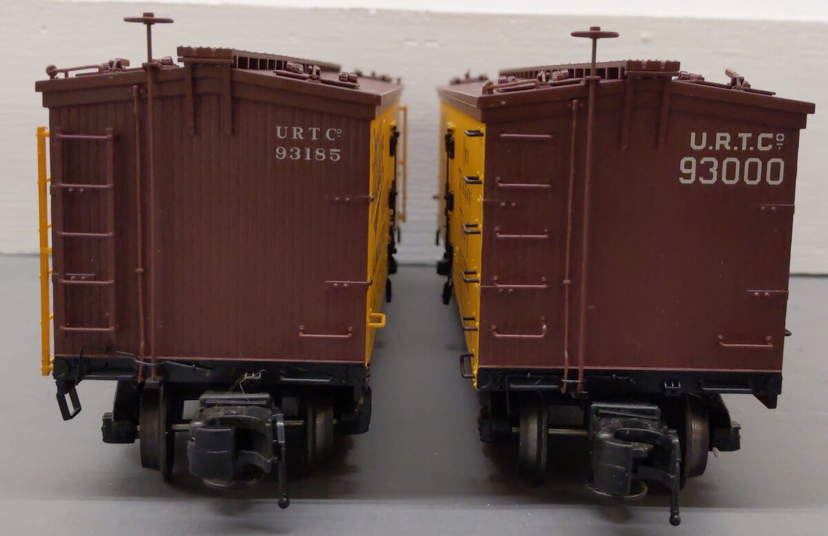 Atlas 6714 O Gauge Miller Beer Fridge Car 3-Rail #93000/93185 (Pack of 2) EX/Box
