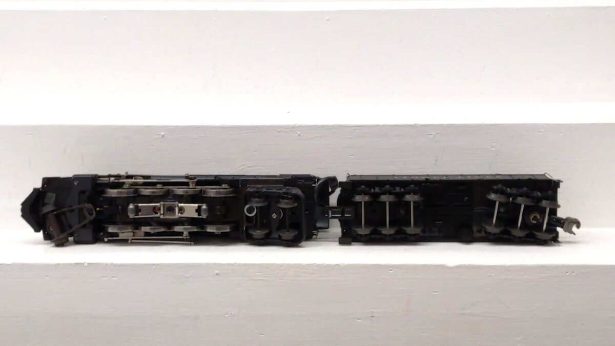 Lionel 6-18053 O Gauge Century Club Berkshire 2-8-4 Steam Loco & Tender #726 EX