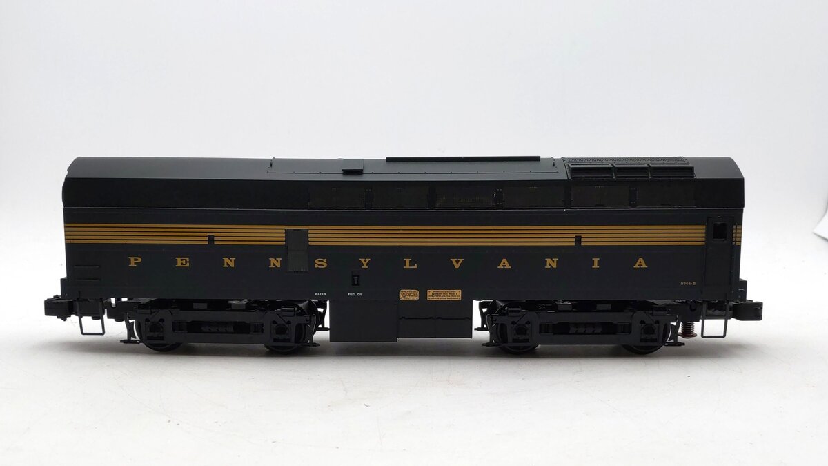 Lionel 6-24510 O PRR CCII Sharknose Non-Powered B-Unit Diesel Locomotive #9744-B EX