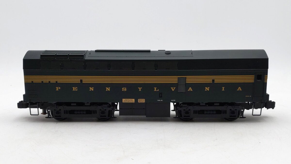 Lionel 6-24510 O PRR CCII Sharknose Non-Powered B-Unit Diesel Locomotive #9744-B EX