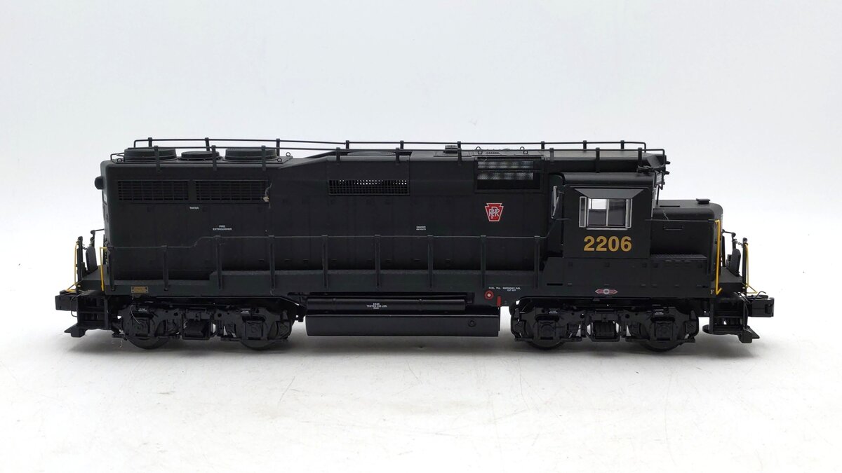 Lionel 6-28859 O Gauge Pennsylvania Non-Powered GP30 Diesel Locomotive #2206 LN/Box
