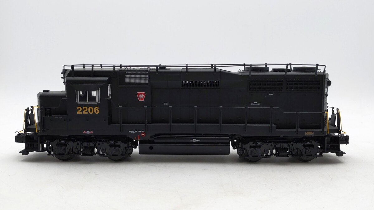 Lionel 6-28859 O Gauge Pennsylvania Non-Powered GP30 Diesel Locomotive #2206 LN/Box
