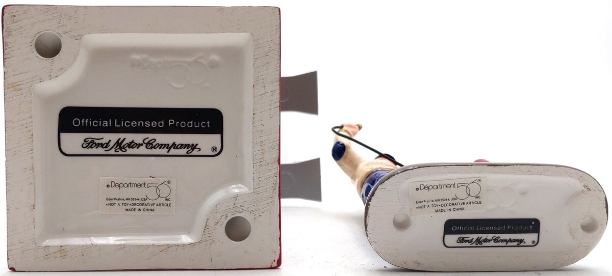 Dept. 56 Snow Village Ford Service Station (Set of 2) EX/Box