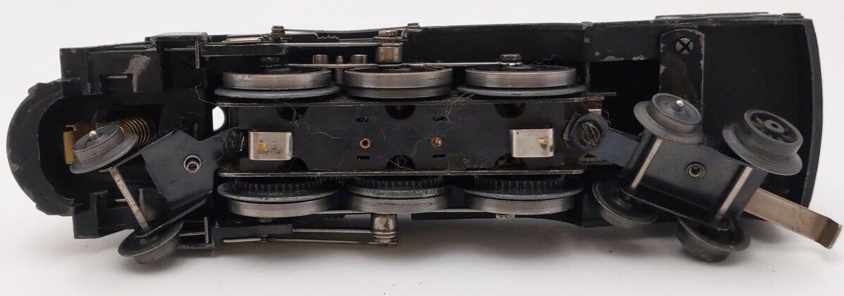 Lionel 221 Vintage O NYC Dreyfuss Gray 2-6-4 Steam Locomotive Only VG