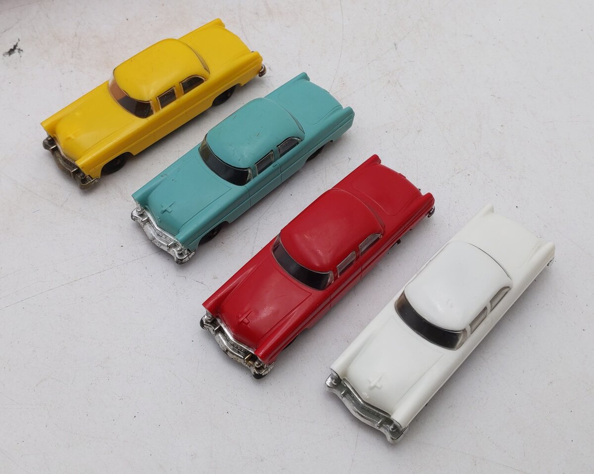 Lionel 6414 Vintage O Gauge Postwar Evans Autoloader with 4 Automobiles VG