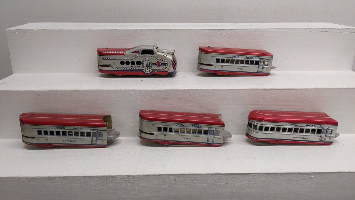 Marx M-10005 Vintage O Union Pacific Streamliner w/ 4 Passenger Cars