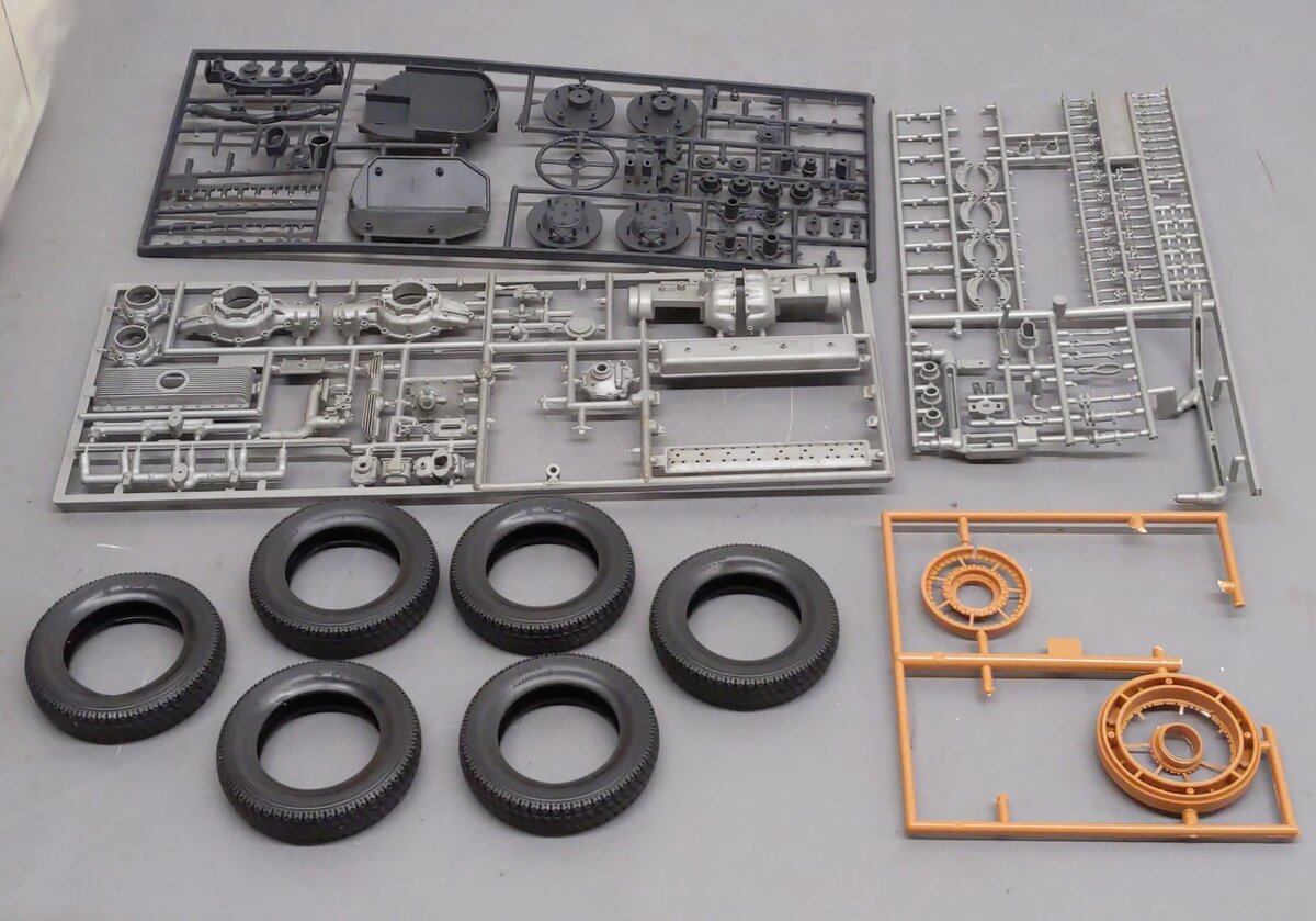 Pocher K74 1:8 1983 Mercedes-Benz Cabriolet 500K-AK Model Kit EX/Box