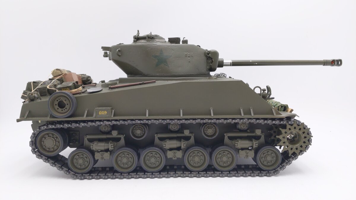 Tamiya Custom 1:16 2.4 GHz RC US M4A3E8 Sherman Medium Tank w/Futaba Controller EX