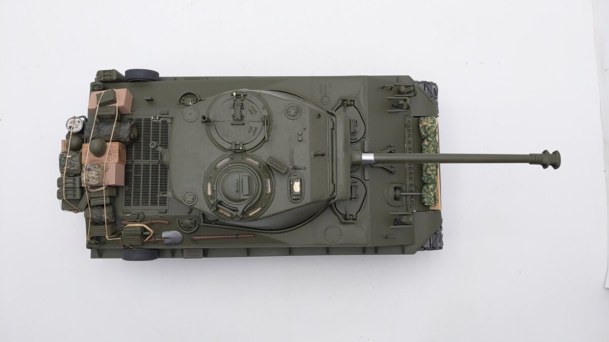 Tamiya Custom 1:16 2.4 GHz RC US M4A3E8 Sherman Medium Tank w/Futaba Controller EX