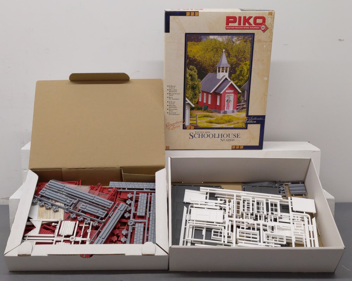 Piko 62243 G Scale Gingerbread Series Little Red Schoolhouse Building Kit LN/Box