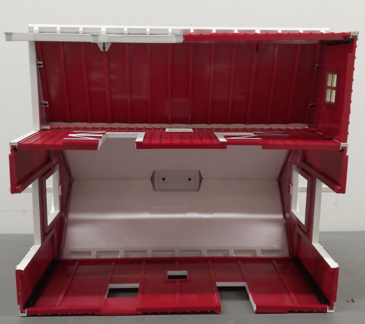 Aristo-Craft 7107 G Assembled Victorian Barn LN/Box