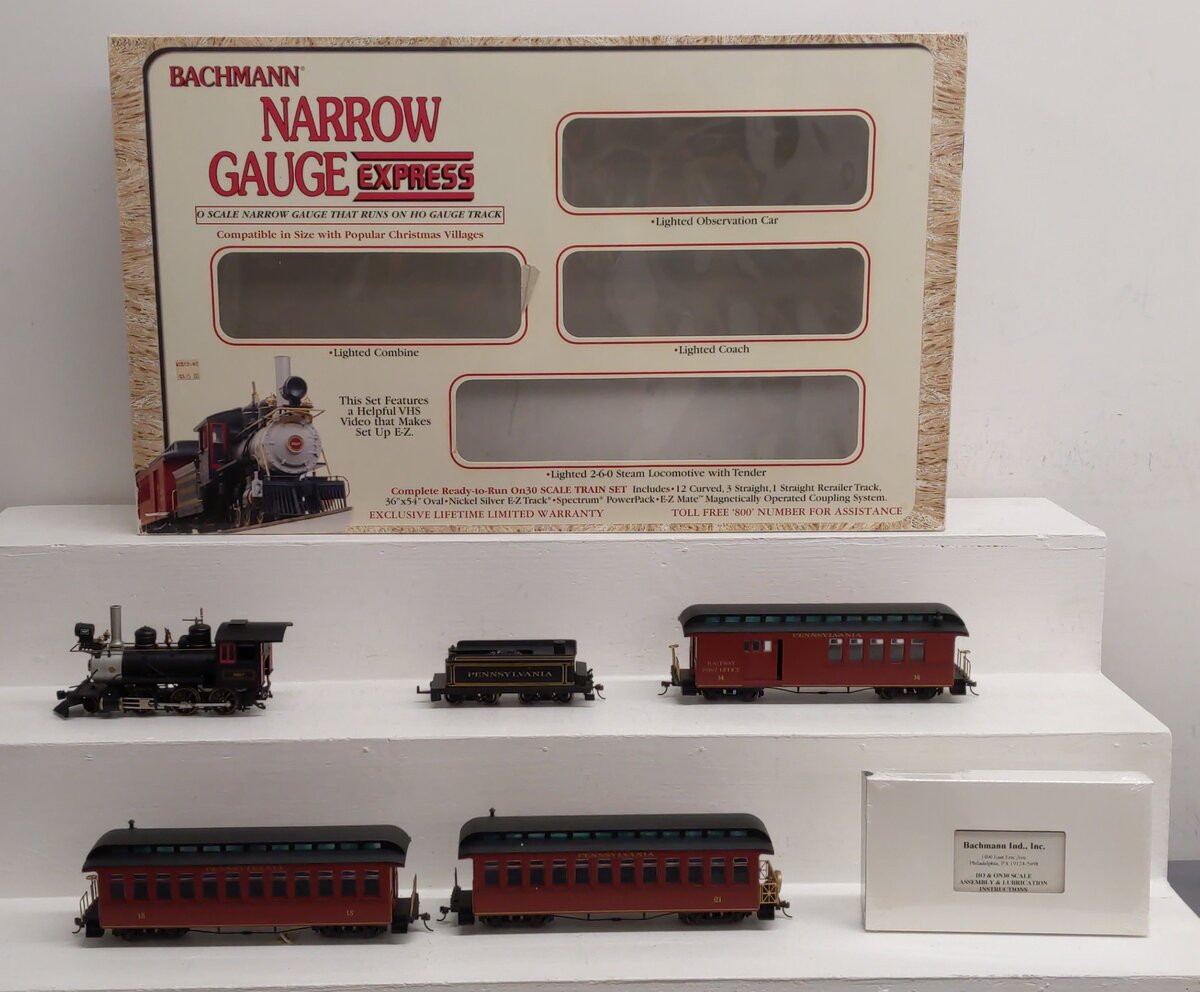 Bachmann 25003 On30 Pennsylvania Christmas Village Passenger Set EX/Box