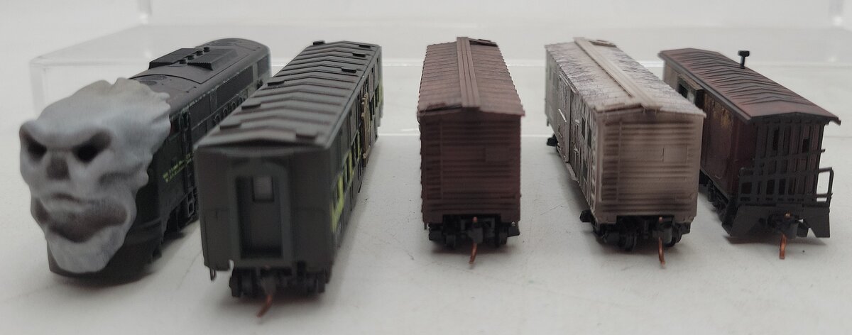 Micro-Trains 99321300 Halloween Ghost N Gauge Diesel Freight Train Set NIB