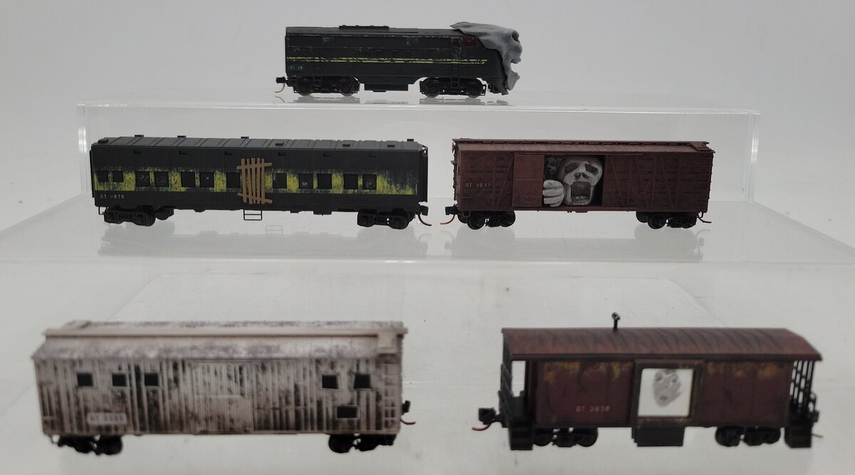 Micro-Trains 99321300 Halloween Ghost N Gauge Diesel Freight Train Set NIB